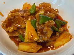 酸甜菠萝五花肉-谭厨中山传家菜.乳鸽.脆鲩鱼(华强北中航城店)
