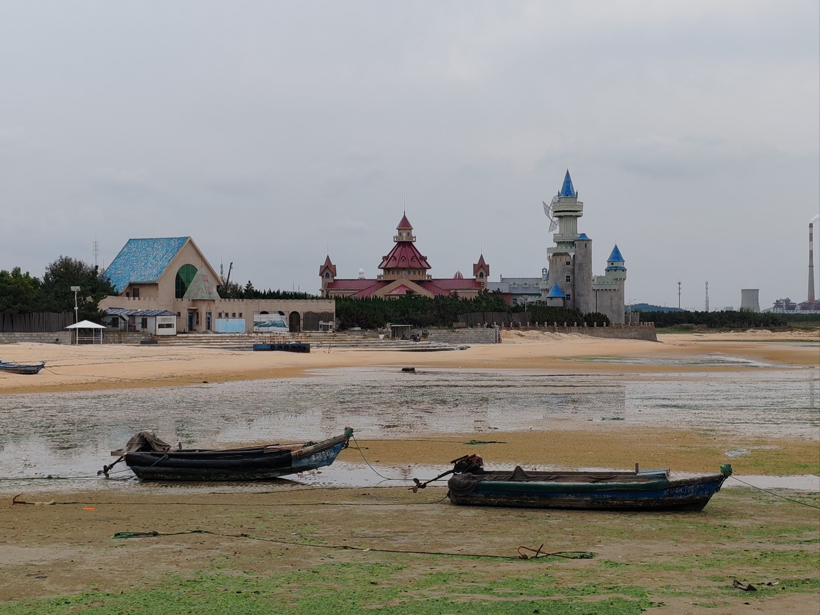 威海影视基地离朋友住的地方不远,饭后遛弯
