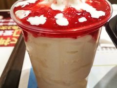 草莓圣代-肯德基(友好店)