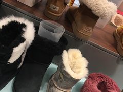 -UGG(燕莎奥特莱斯购物中心店)