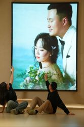 -乐派诗婚纱摄影