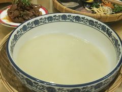 过桥米线高汤-老国贸云南传统过桥米线(滇池店)