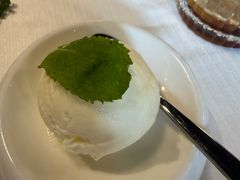 -LESCEDARS  Bistro香柏树(外滩店)