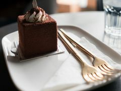 小布朗-UNI UNI(环亚凯瑟琳店)