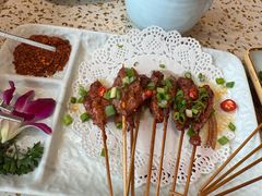 -小董哥烤串·爆汁大油边(故宫店)