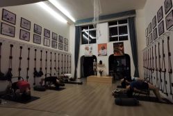 -成都阿难陀艾扬格瑜伽中心