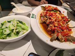 香酥大鲫鱼-费大厨辣椒炒肉(通州万达店)