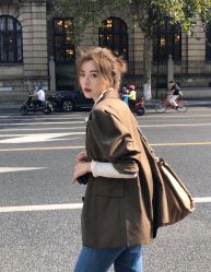 -Hello Lady发型设计