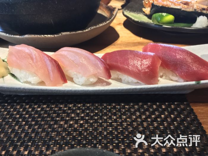 金枪鱼&鰤鱼手握