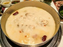 -洪氏嗨捞·猪肚鸡火锅(阳光天地店)