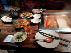 -老牌坊云南鱼豆花火锅(嵩山店)