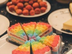 彩虹蛋糕-HALO COFFEE(华贸店)