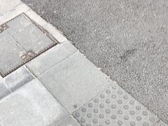 -LOOK眼镜·蔡司依视路配镜(宝山万达店)