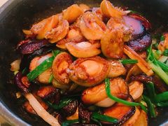 石锅姜葱焖鲍鱼-周三的情书花园餐厅(江北店)
