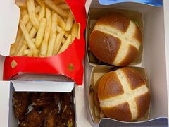 麦麦夜小堡-麦当劳(广州新港东路第二分店)