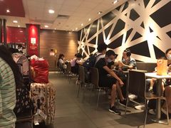大堂-麦当劳(汉口火车站候车室店)