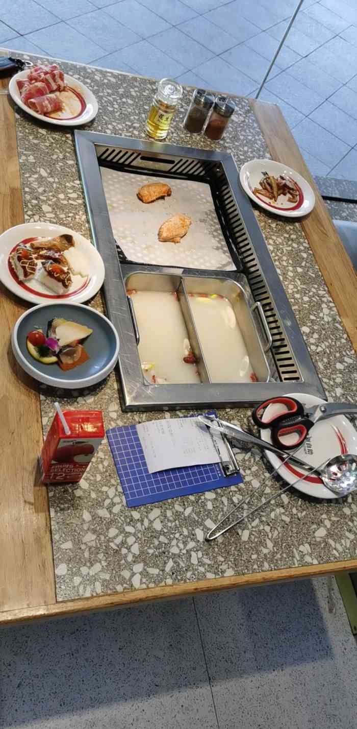 嗨吃围炉烤肉火锅自助(上邦百汇城店)-"[薄荷]环境:这里的环境还不错