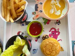 -水桶王国主题餐厅·聚会·生日派对·亲子活动·家庭套餐(亚龙湾希尔顿店)