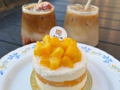 欧陆椰汁蜜桃夹心慕斯-云端咖啡(山顶教堂店)