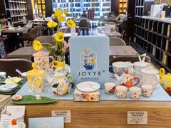 -钟书阁(松江泰晤士小镇店)