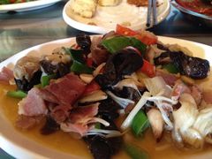 野杂菌炒木耳-88号小吃店·经典云南菜·地道纳西美食