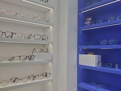 -美式眼镜·授权蔡司.依视路.尼康.豪雅.明月(南翔印象城店)