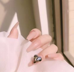 -悦指间美甲美睫