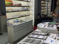 -视野联行眼镜蔡司·依视路官方授权店(顺城店)