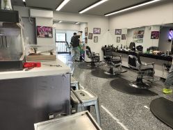 -15C7 男士理发馆 烫染专业店