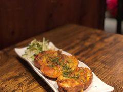 -layback cafe & bar