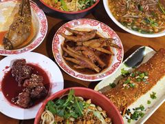 -爆炸头阿姨小四川正宗川味小吃(无任何分店)
