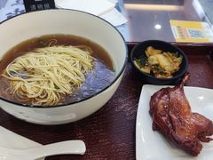 -百年老字号·观振兴蟹黄面·三虾面·苏式面(观前街富仁坊巷店)