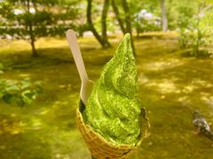 抹茶冰淇淋-豆政(金閣寺境内売店)