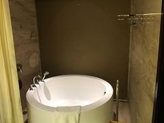 -永恒朗悦酒店(广西大学地铁站大学东路万达广场店)