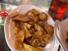 -老鼎万春卤菜(五代传承创始老店)