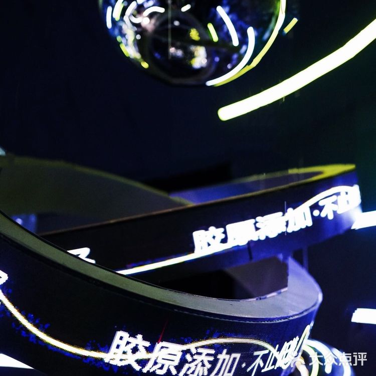 前段时间喜茶隐藏菜单“白月光”超火,清爽低卡