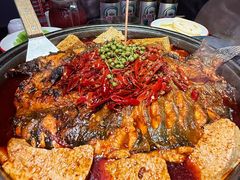 -辣尚瘾·烤鱼·新川菜(牡丹园直营店)