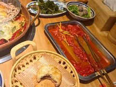 -洱火云南酸菜牛肉火锅(石景山当代商城店)