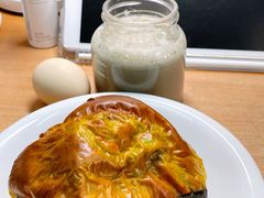 墨鱼汁鸡肉芝士面包-PAPER STONE BAKERY(天环店)