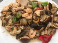 -鑫渔港海鲜本地菜·山海关浑锅(东戴河店)