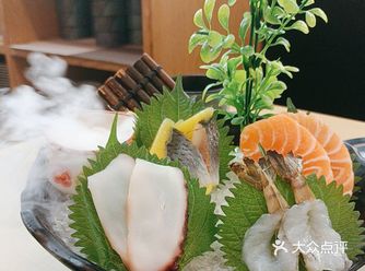 劲新鲜!一口寿司一口幸福