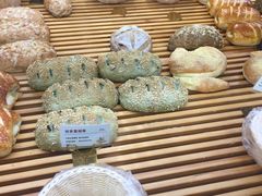 -焙丽拾光(麦凯乐直营店)