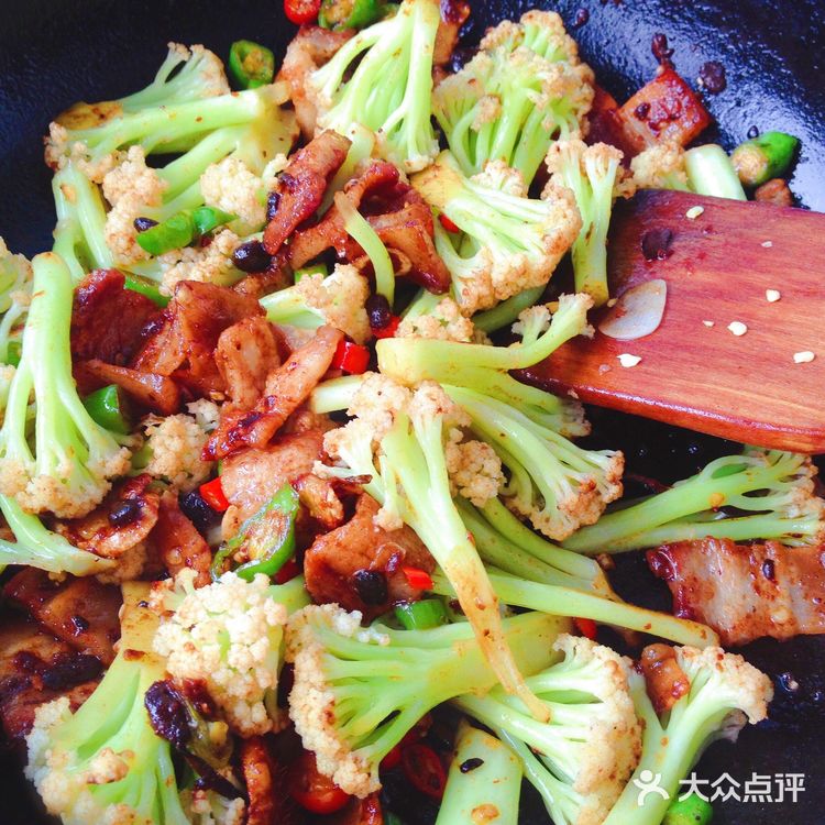 菜花怎么做才好吃？教你最简单的做法，香辣过瘾，开胃下饭又解馋