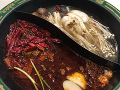 菌汤鸳鸯锅底-有拈头成都市井火锅(老门东店)
