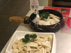 -左庭右院鲜牛肉火锅(浦江欢乐颂店)