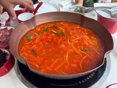-毛辣果·贵州红酸汤牛肉火锅(西单店)