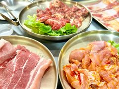 -围炉肉舍•炭烤活鳗•丹东海鲜烤肉(步行街店)