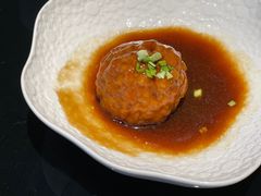 鸭蛋黄狮子头-梅飞酒家(桑园路店)