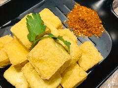 炸臭豆腐-巴厘龙虾·榜首油焖大虾(音乐学院·沿江酒馆店)