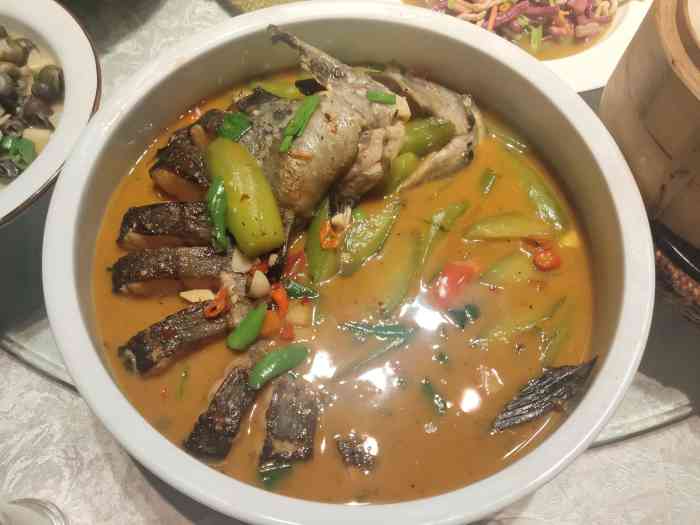 东阳餐馆(马塍路店)-"熟门熟路的叔叔带去的,然后直接点了菜,总.